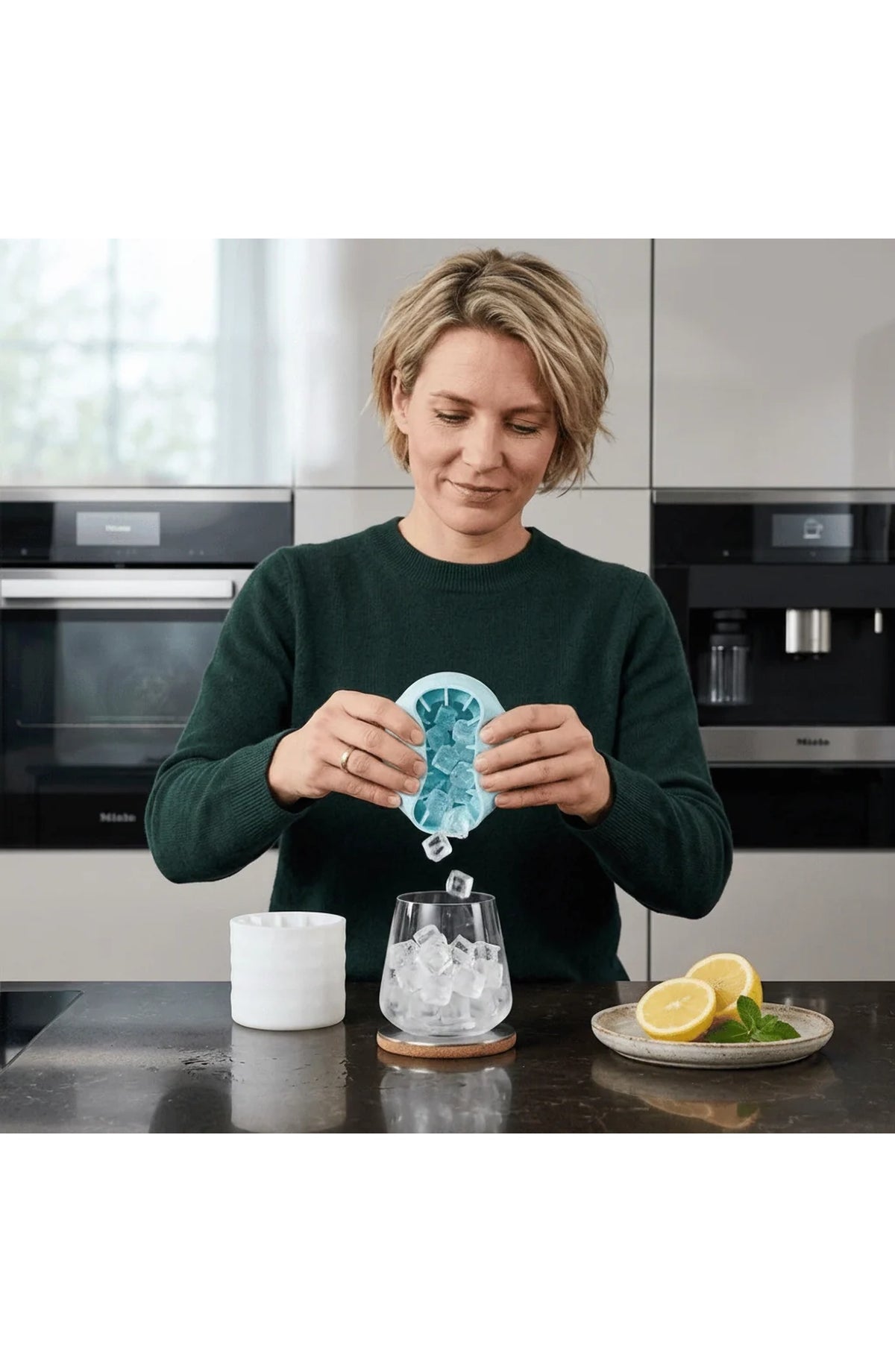 Stackable Silicone Ice Cube Tray with Lid